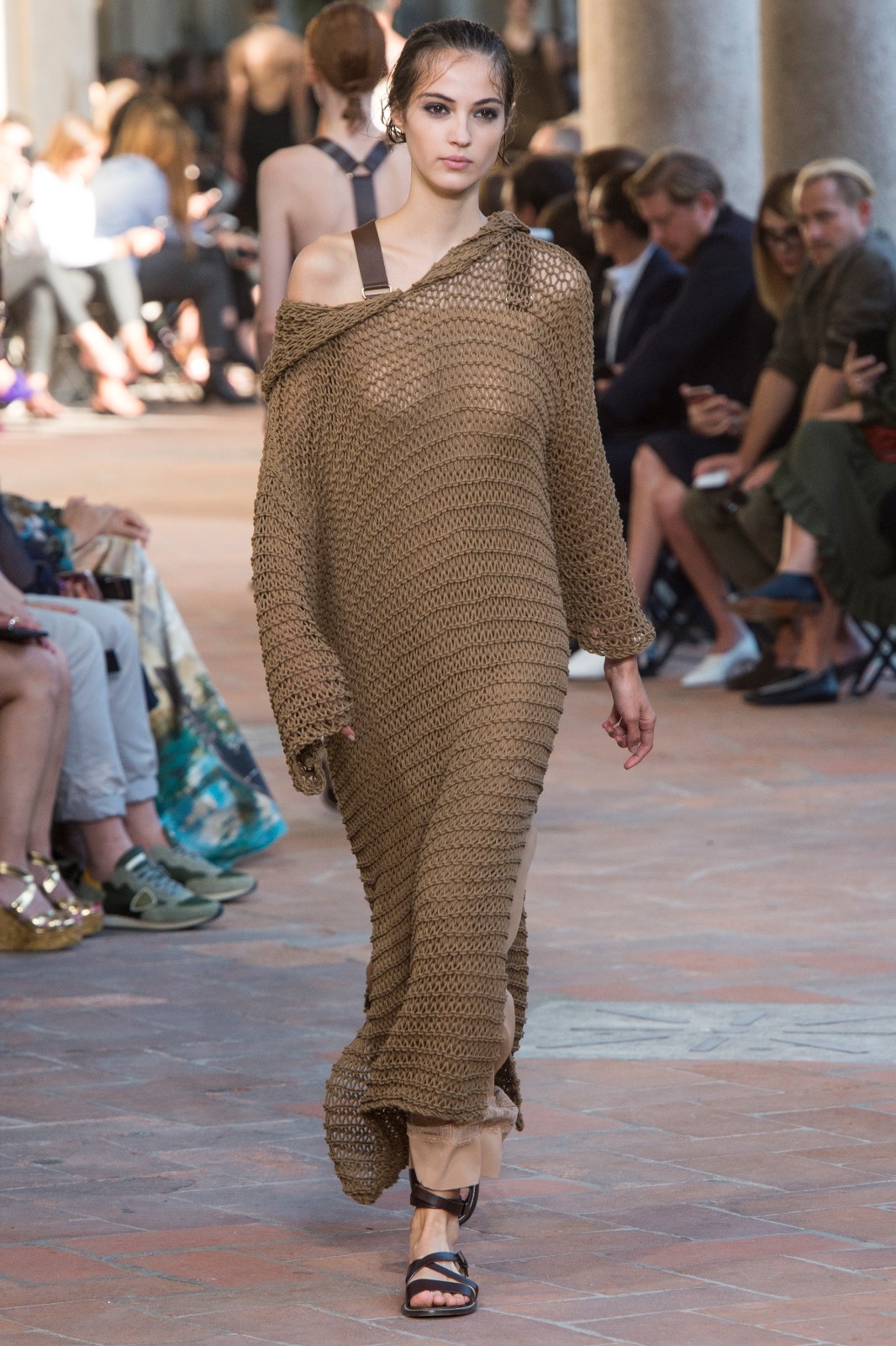 alberta ferretti 2018春夏系列 mw:说到商业合作,你是如何平衡企业家