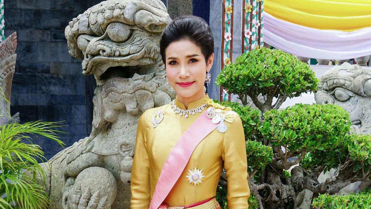 泰国王室上演宫斗剧新王妃获封三月就被废