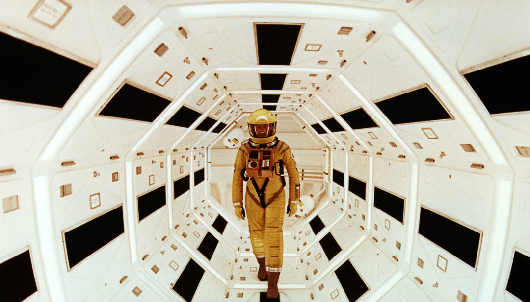 《2001太空漫遊》(2001: a space odyssey)是由斯坦利·庫布里克執導