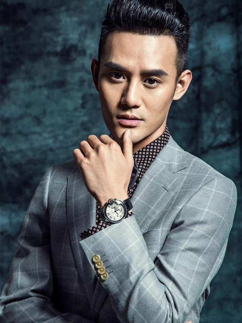 的卡地亚蓝气球据说是妈妈送的,也有劳力士格林尼治型ii以及柏莱士